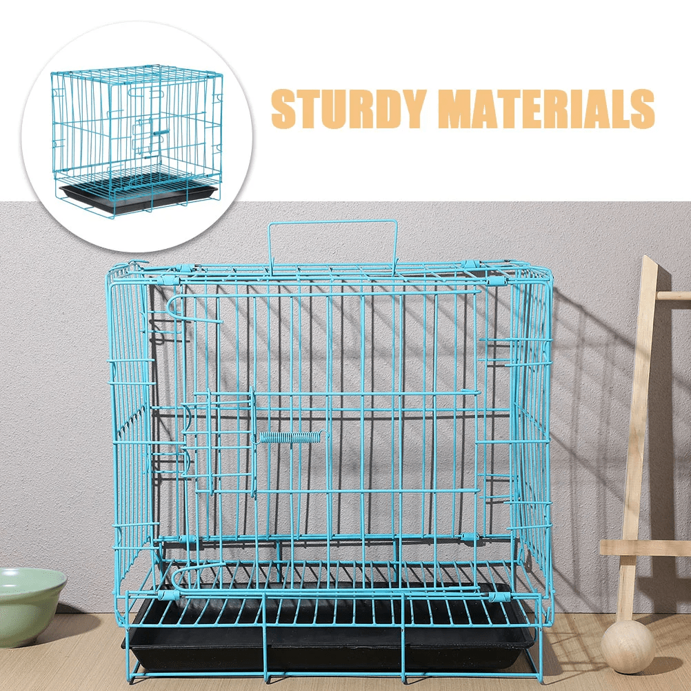 Cage en métal turquoise avec matériaux robustes, fond grillagé, et plateau amovible pour faciliter le nettoyage.